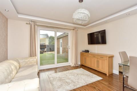 71 Amethyst Drive, Sittingbourne, ME10 5LE