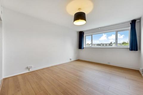 2 bedroom flat to rent, Arundel Court, Arundel Terrace, London, SW13