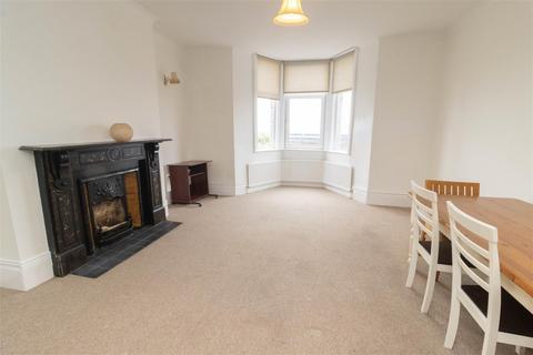 2 bedroom ground floor flat to rent, Windsor Crescent, Whitley Bay