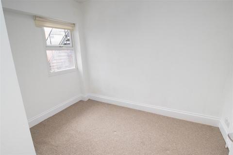 2 bedroom ground floor flat to rent, Windsor Crescent, Whitley Bay