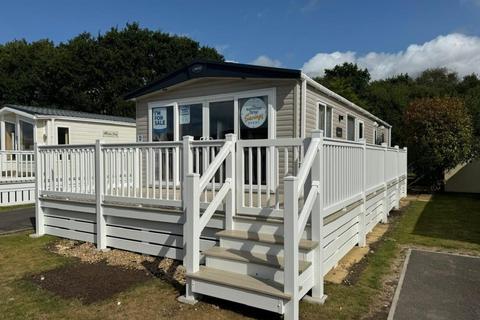 2 bedroom lodge for sale, Solent Breezes Holiday Park