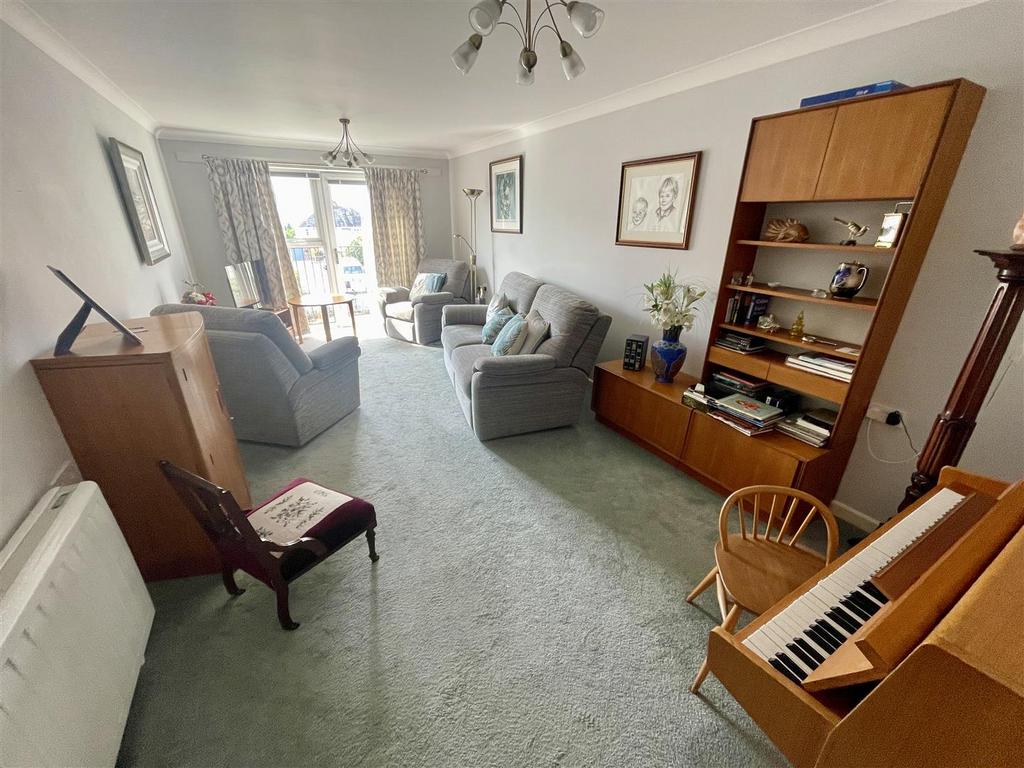 Consort Village, Plymouth PL3 2 bed for sale £300,000