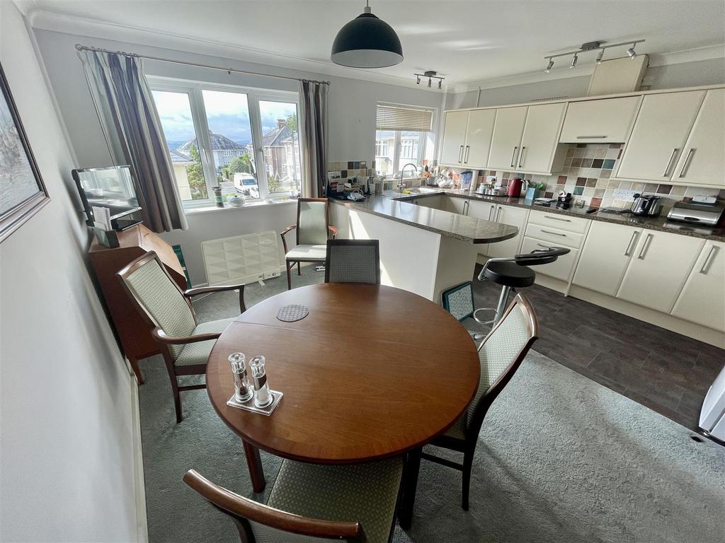 Consort Village, Plymouth PL3 2 bed for sale £300,000