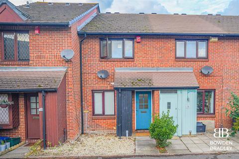 15 Alders Close, London, E11 3RZ