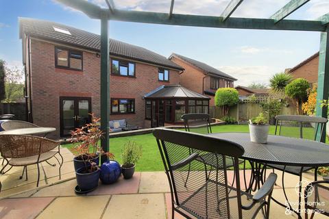 4 bedroom detached house for sale, Stanney Close, Milnrow, OL16