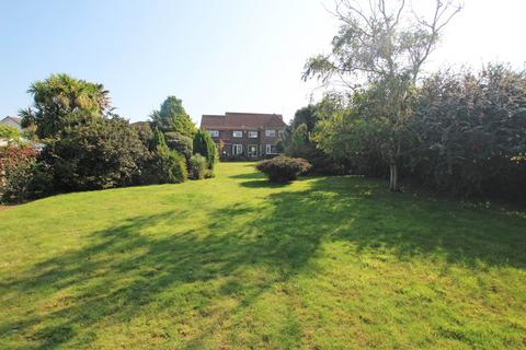 5 bedroom detached house for sale, Compton Drive, Eastbourne, BN20 8BX