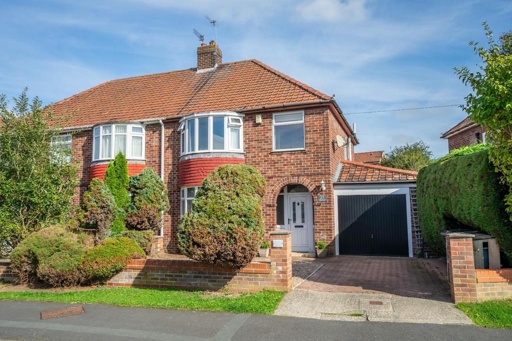 Rawcliffe Croft, York 3 bed semidetached house for sale £395,000