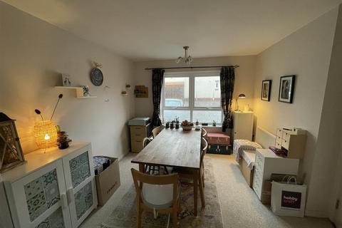 2 bedroom flat to rent, Guillemot Road, Portishead, Bristol