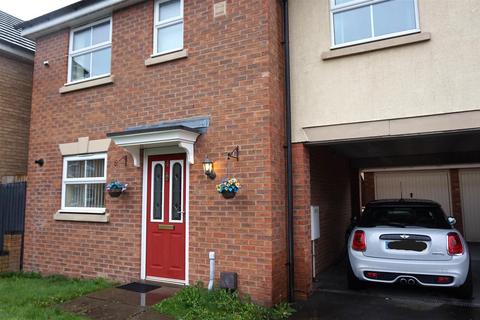 3 bedroom semi-detached house to rent, Gate House Lane, Bromsgrove