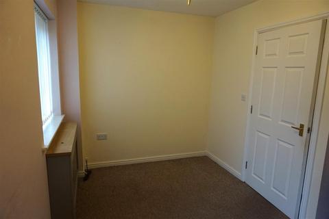 3 bedroom semi-detached house to rent, Gate House Lane, Bromsgrove