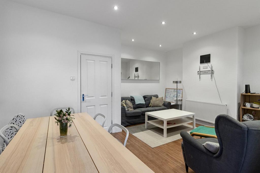 Pinhoe Road, Exeter, EX4 1 bed terraced house to rent £550 pcm (£127 pw)
