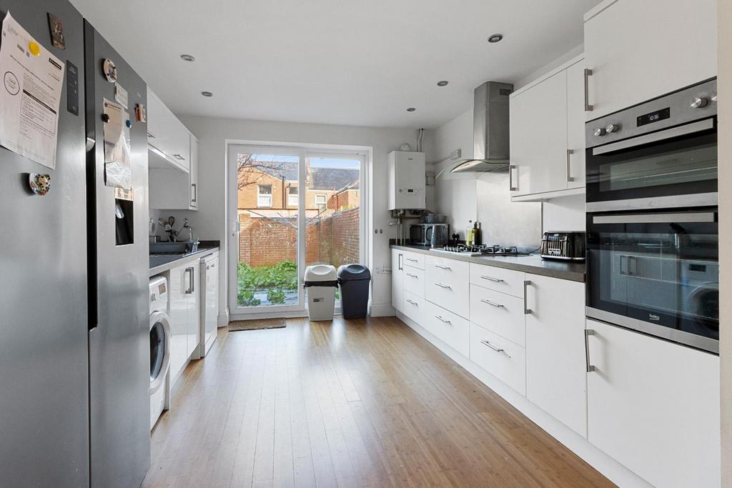 Pinhoe Road, Exeter, EX4 1 bed terraced house to rent £550 pcm (£127 pw)