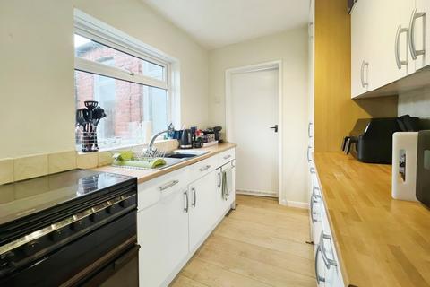 3 bedroom flat to rent, Wharton Street, South Shields