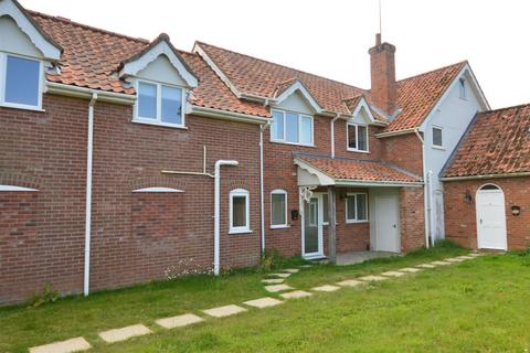 3 bedroom terraced house to rent, Heveningham