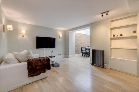 3 bedroom flat for sale, Chalcot Road, London, NW1