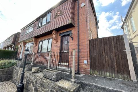 2 bedroom semi-detached house to rent, Parvet Avenue, Droylsden, Manchester, M43