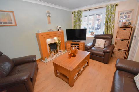 3 bedroom semi-detached house for sale, Denbigh Close, Dudley DY1