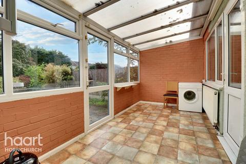 19 Hunter Drive, Hornchurch, RM12 5TP