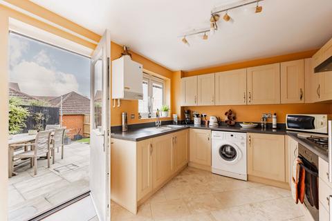 3 bedroom semi-detached house for sale, Solario Road, Norwich NR8