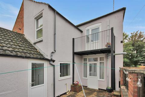 3 bedroom end of terrace house for sale, Robinson Road, Rushden NN10