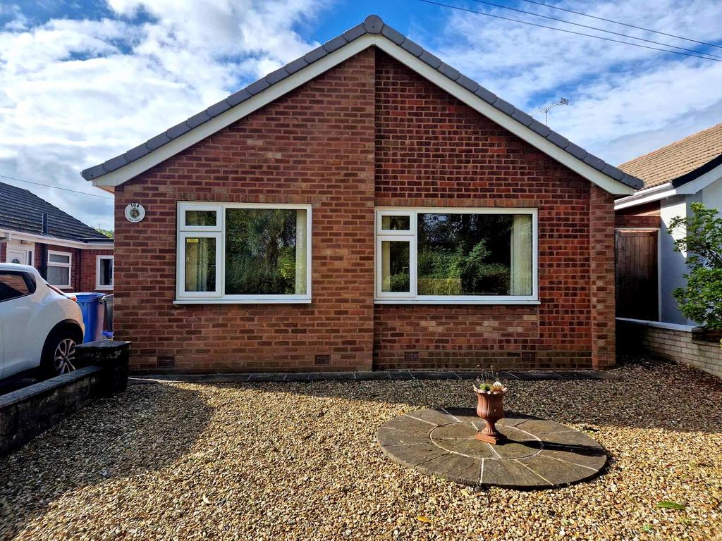 Old Road, Armitage- 2 bedroom detached bungalow f