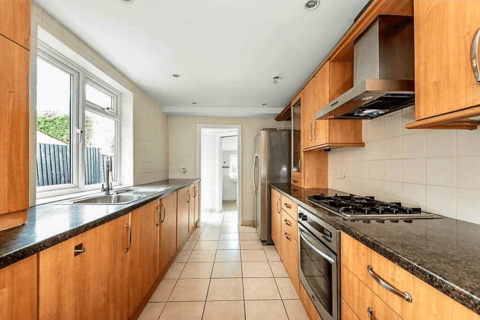 3 bedroom terraced house to rent, Strickland Street, London, SE8