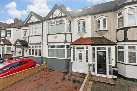 4 bedroom terraced house for sale, Geneva Gardens, Romford, Essex