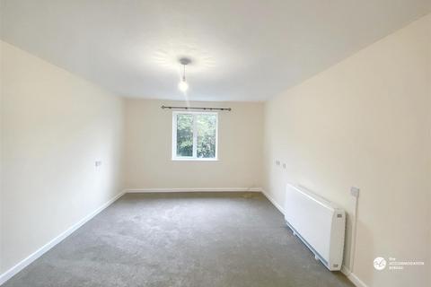 2 bedroom flat to rent, Trevarthian Road, St Austell, PL25