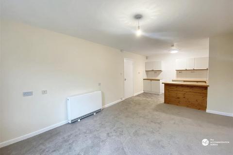 2 bedroom flat to rent, Trevarthian Road, St Austell, PL25