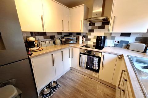 2 bedroom flat for sale, Locks Heath, Southampton