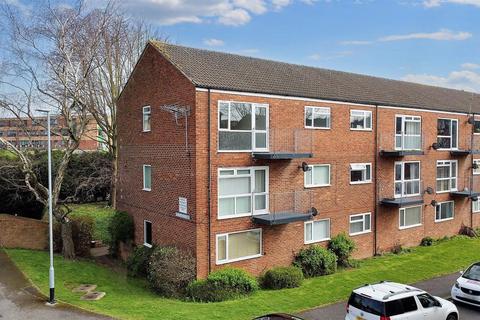 2 bedroom flat to rent, Roxby House, Derwent Crescent, Arnold, NG5 6TD