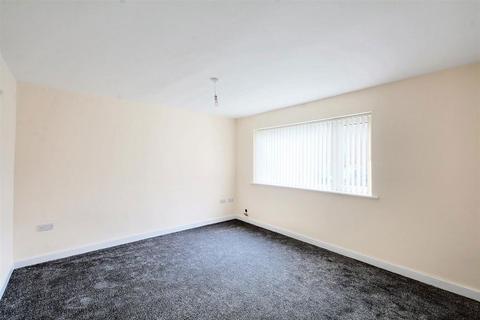 2 bedroom flat to rent, Roxby House, Derwent Crescent, Arnold, NG5 6TD