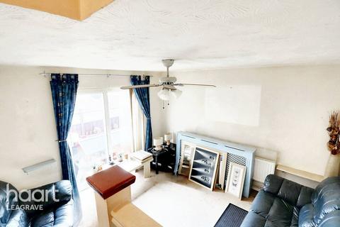 2 bedroom terraced house for sale, Copperfields, Luton