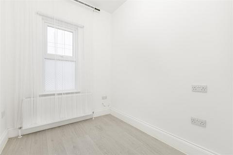 30a Throwley Way, Sutton, SM1 4AF