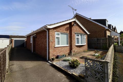 2 bedroom detached bungalow for sale, Beech Close, Market Weighton, York