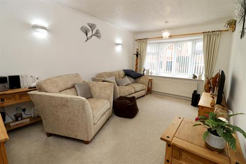 5 Beech Close, Market Weighton, York, YO43 3DZ