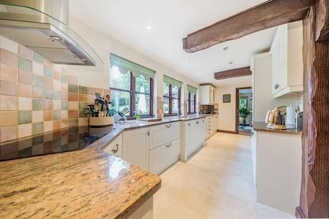 4 bedroom house for sale, Tupwood Lane, Caterham CR3