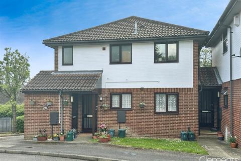 17 Fairhill, Hemel Hempstead, HP3 9UU