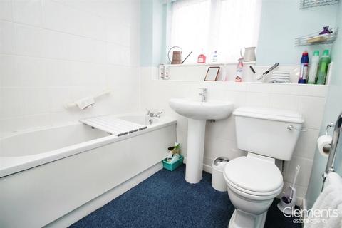 17 Fairhill, Hemel Hempstead, HP3 9UU