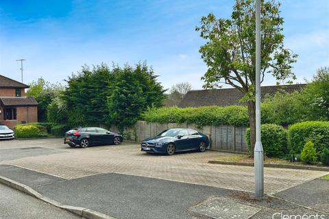 17 Fairhill, Hemel Hempstead, HP3 9UU