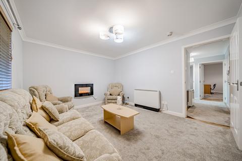 2 bedroom flat for sale, Tullis Gardens, Flat 1/1, Bridgeton, Glasgow , G40 1AJ