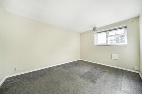 2 bedroom flat to rent, Corona Road London SE12