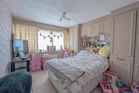 3 bedroom semi-detached house for sale, Milldale Road, Leigh