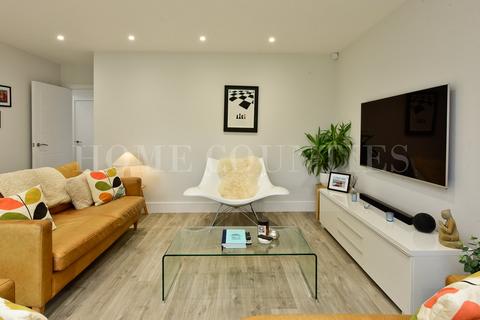 3 bedroom semi-detached house for sale, Field View Road, Potters Bar, EN6