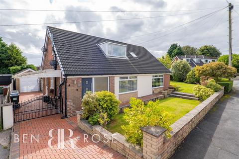 4 bedroom detached house for sale, Moorfields, Chorley