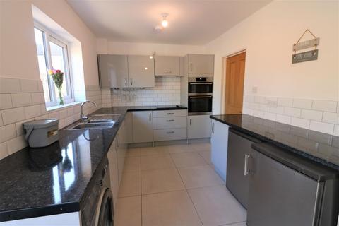 2 bedroom detached house to rent, Breakmead, Welwyn Garden City, AL7