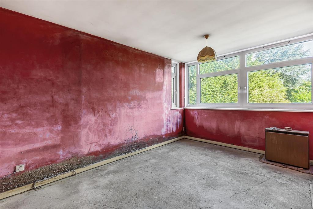 Cotman Close-2.jpg
