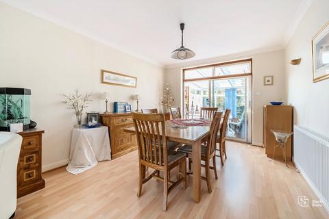 165 Pickhurst Rise, West Wickham, BR4 0AG