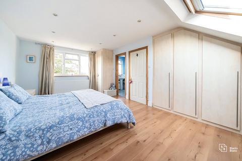165 Pickhurst Rise, West Wickham, BR4 0AG