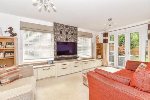 3 bedroom detached house for sale, Davies Close, Staplehurst, Kent